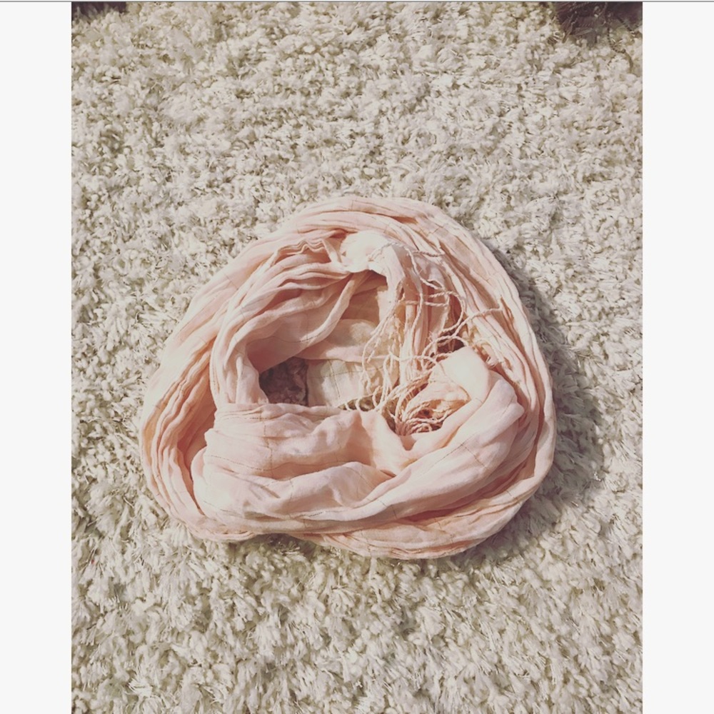 Scarf (light pink/ white/ gold)